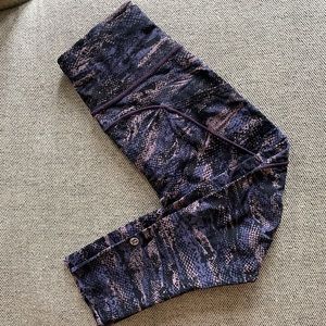Lululemon leggings size 4